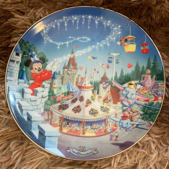 Disney Walt Disney World 25th Anniversary Bradford Exchange Fantasyland‎ - Picture 1 of 7